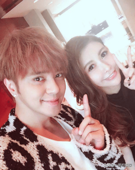 “从头做起”，罗志祥换新发型“鲻鱼头”高调