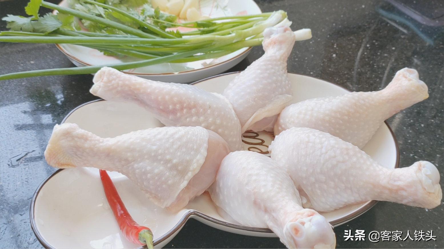 雞腿從小吃到大，這吃法老婆隔三差五點名吃，香辣下飯好吃又簡單