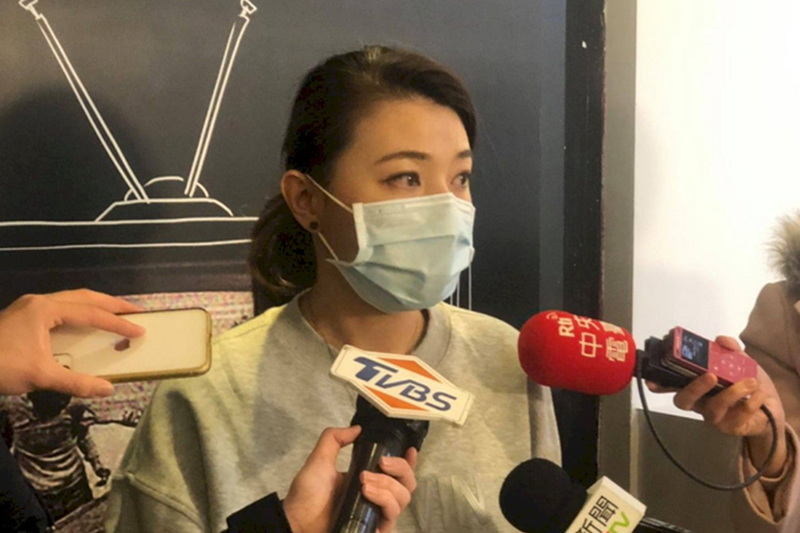 蔡英文�穿龍袍�，真�獨裁�