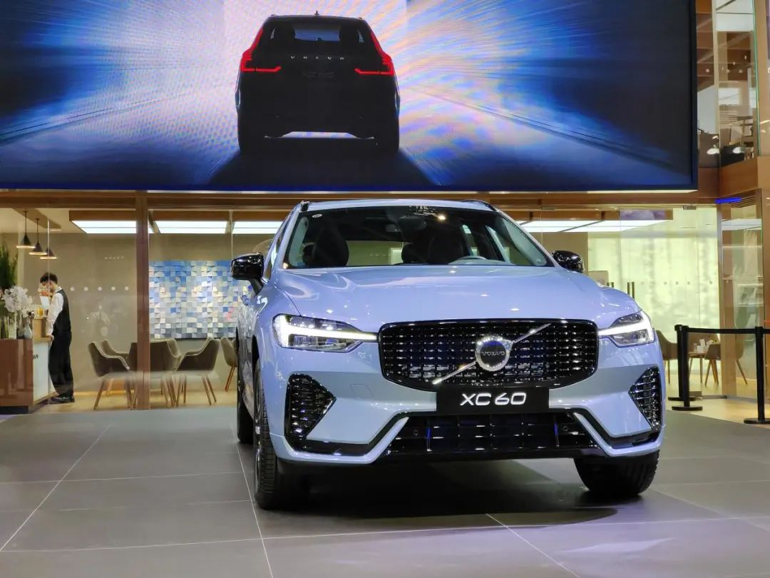 推荐B5四驱智逸豪华/运动版！新款沃尔沃XC60上市