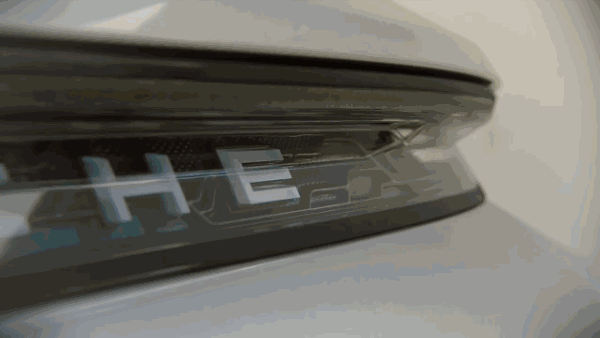 保时捷Mission E，这才是特斯拉降价16万的秘密