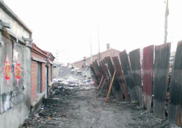 中国大案纪实：90年代变态恶魔残杀42人，血色地窖中尸体层层叠叠