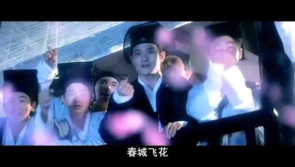 儿时《青蛇》5遍都没看明白，多年后才懂小青和法海在水里干的事
