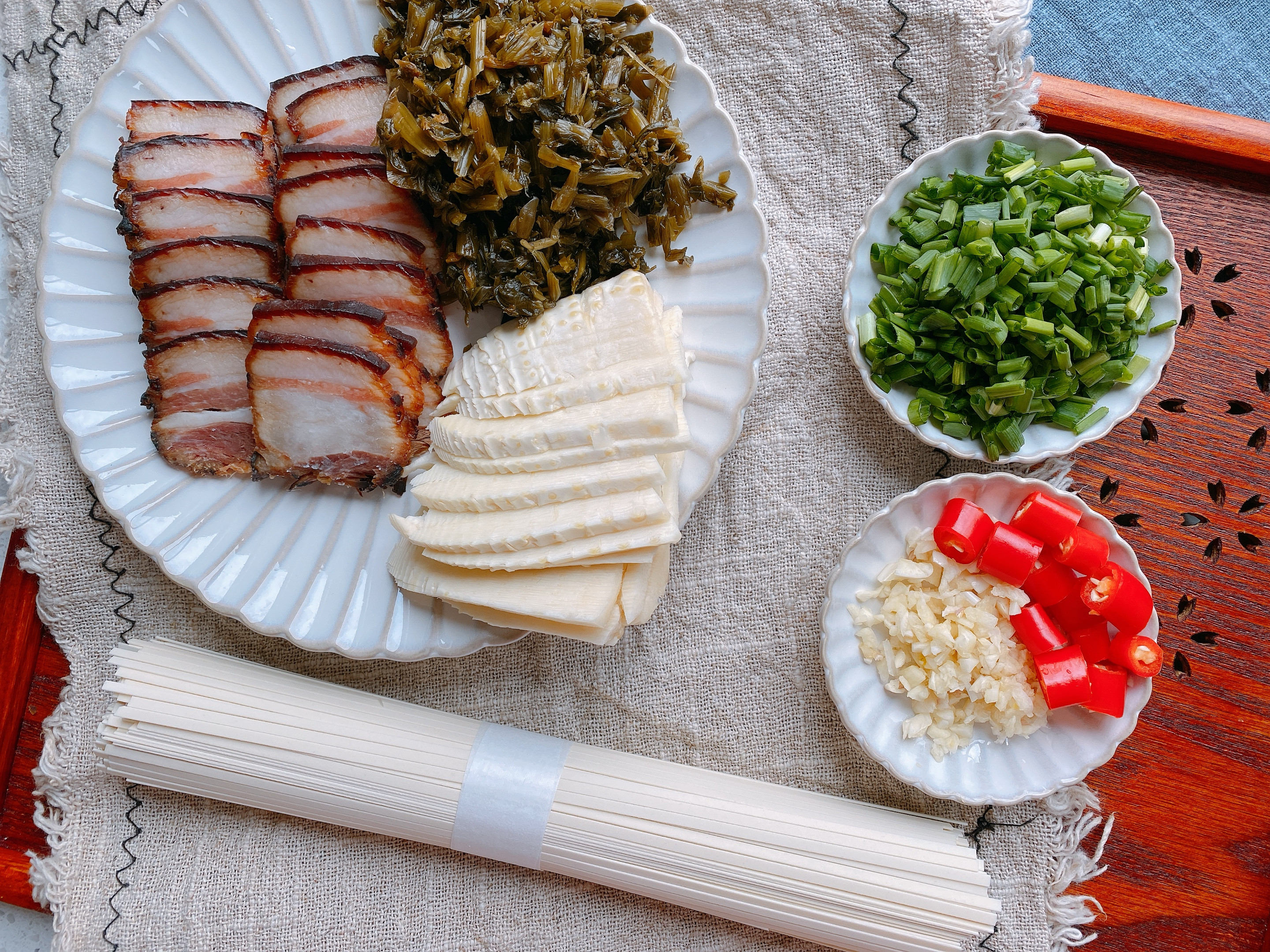 下雪天來一碗熱騰騰的湯麵，5種做法，10分鐘搞定，簡單有營養