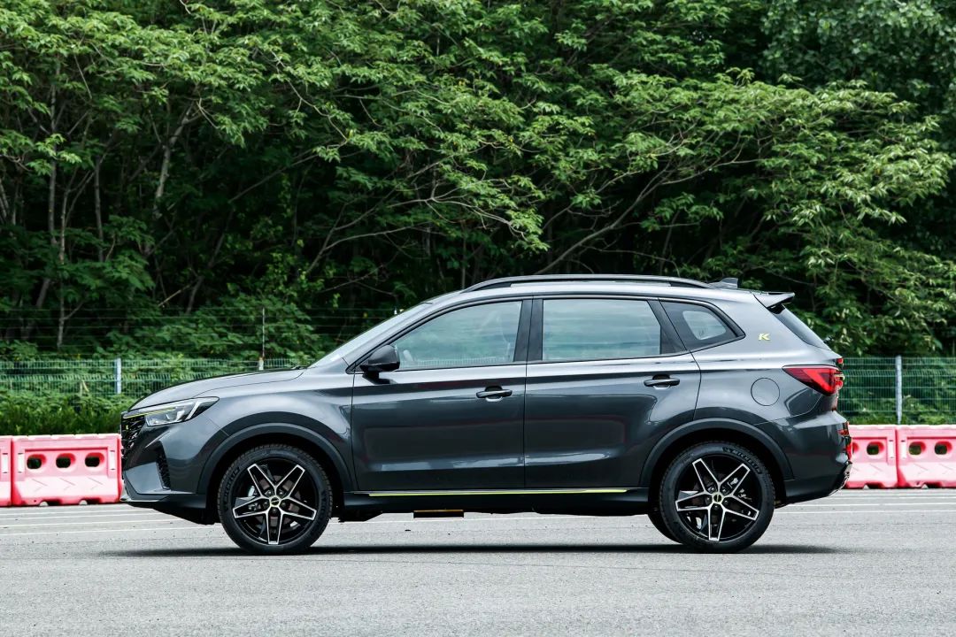 12万多、1.5T、紧凑型SUV，荣威RX5 PLUS和传祺GS4 PLUS怎么选？