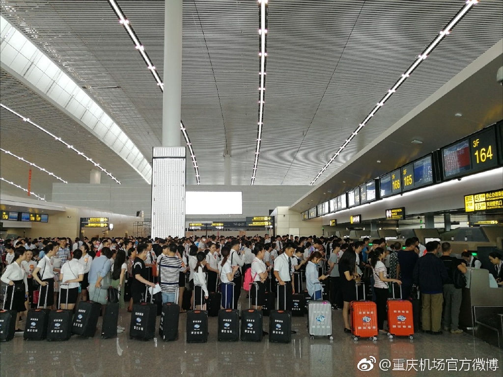 安检通道也要分男女，重庆机场引入新模式，男同胞表示太方便了
