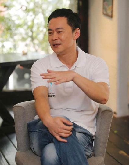 烧伤后被“暖男”抛弃，张承中直言看到Selina烧伤腿部：真的想吐