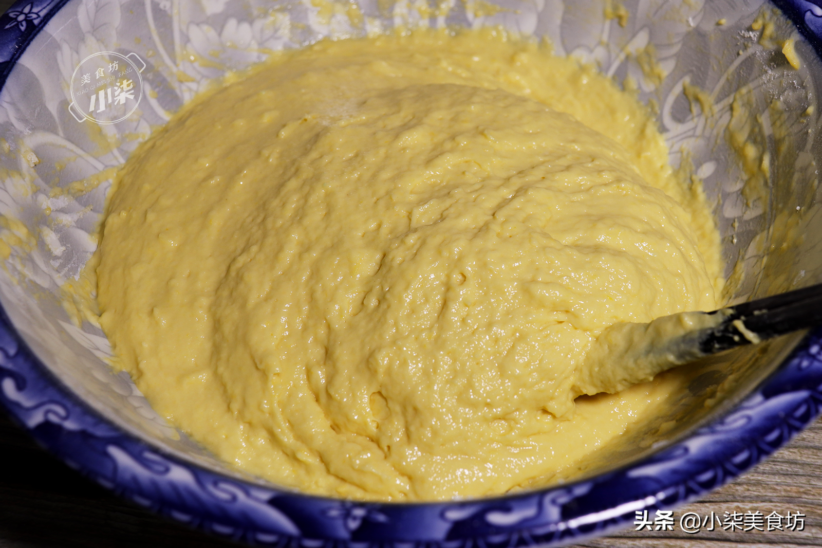 天冷橘子不要直接吃，打2个鸡蛋，暄软香甜，吃过一次就念念不忘