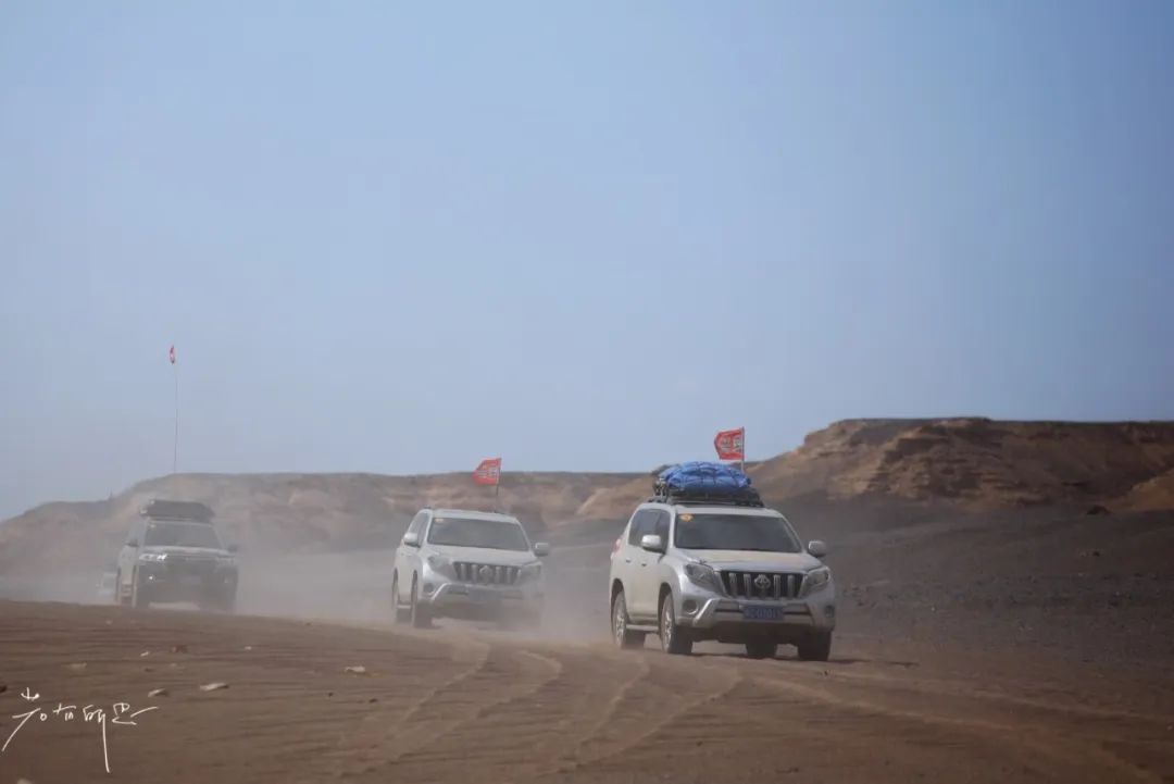 Self-driving Xinjiang Dahaidao No Man’s Land, deep into Yadan Desert, a rare wonder
