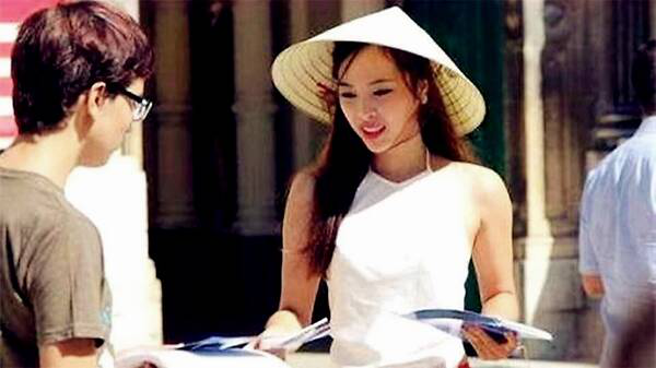 柬埔寨美女家里有甘蔗林，但就是没有男朋友，