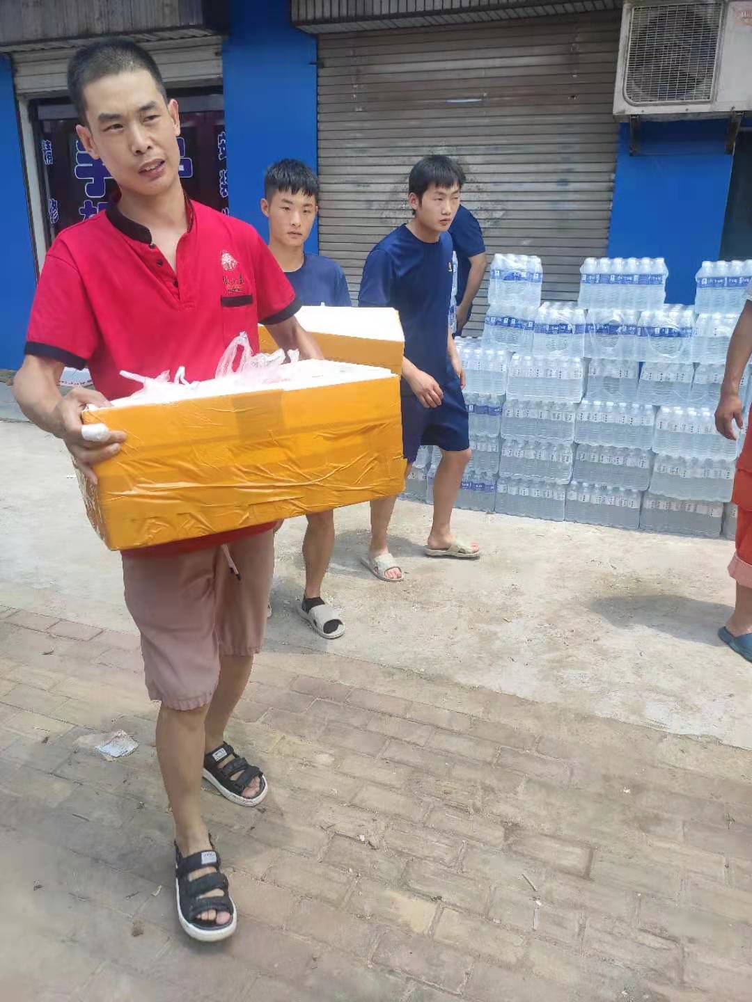 邯郸：一方有难八方援！爱心小包子，温暖洪灾救援人
