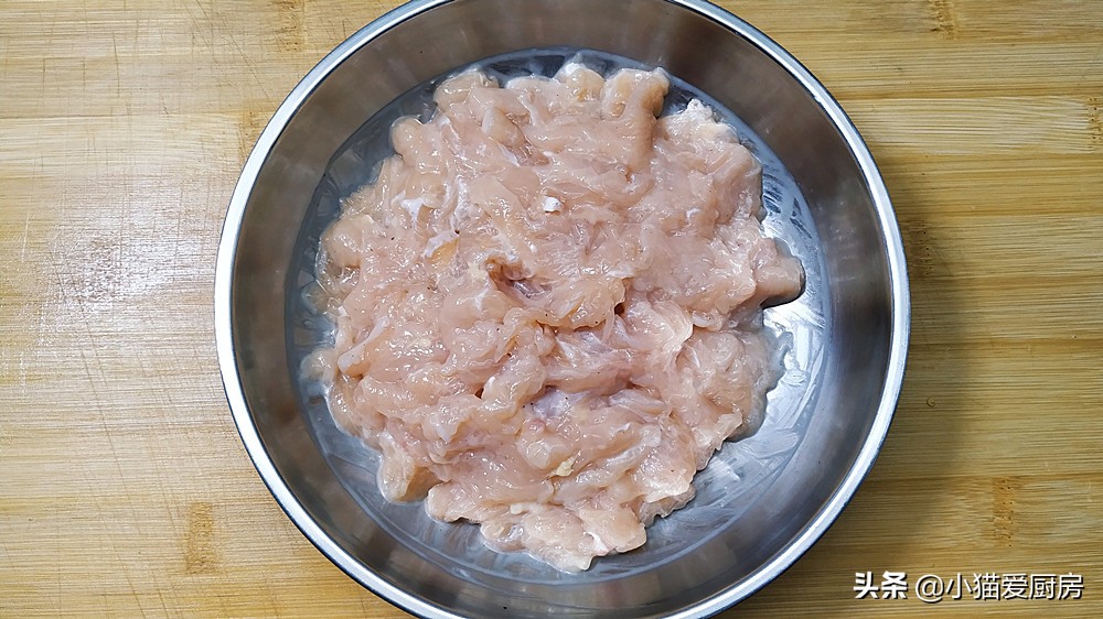 图片[5]-小猫用鸡脯肉做出酸菜鱼的味道 满满一盆 最后连汤汁都没剩下-起舞食谱网