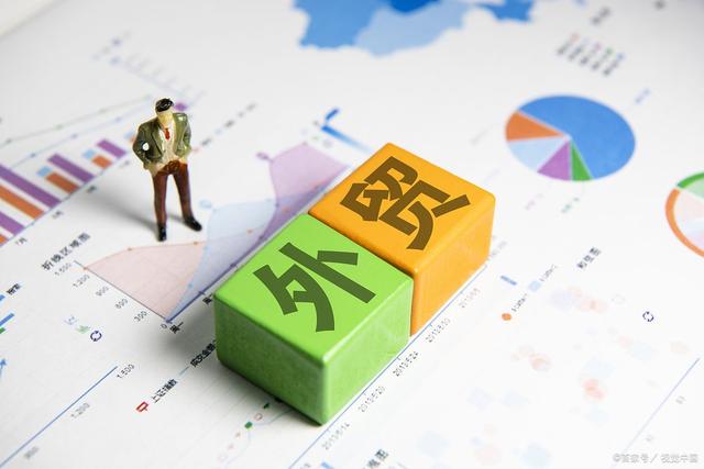 全球的钱都涌向中国，火热的外贸行业成为拉动经济增长主力