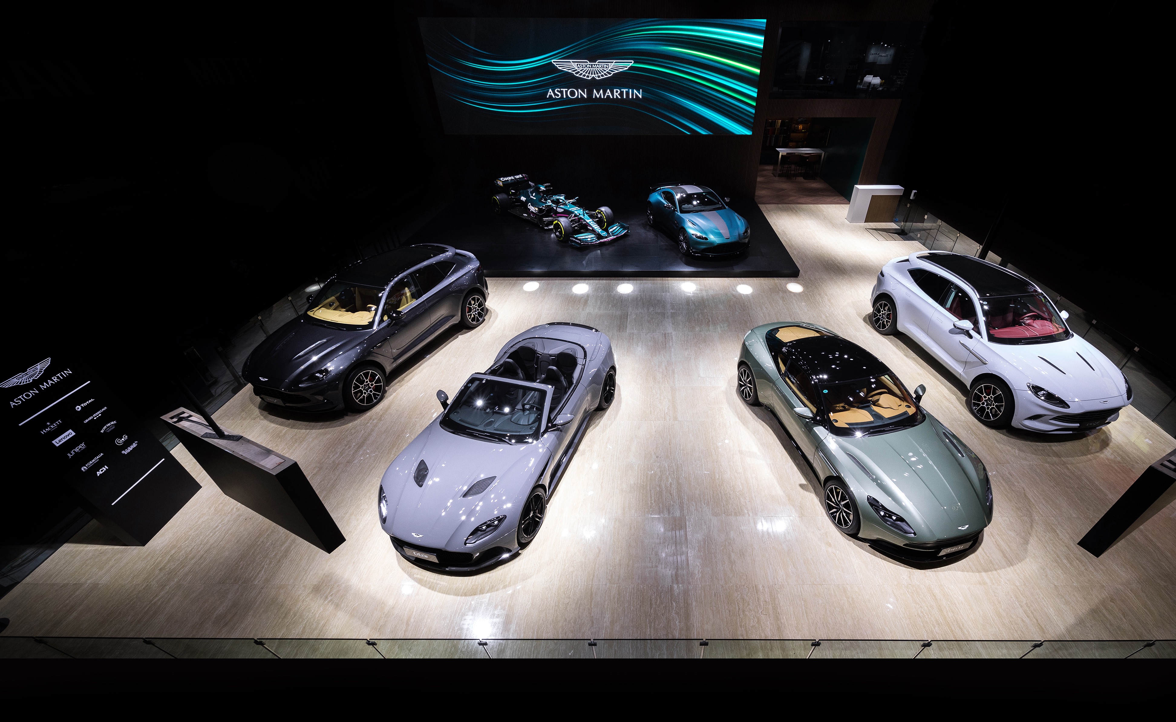 Vantage F1®特别版全球首秀 F1®“战车”AMR21尽显竞速之美