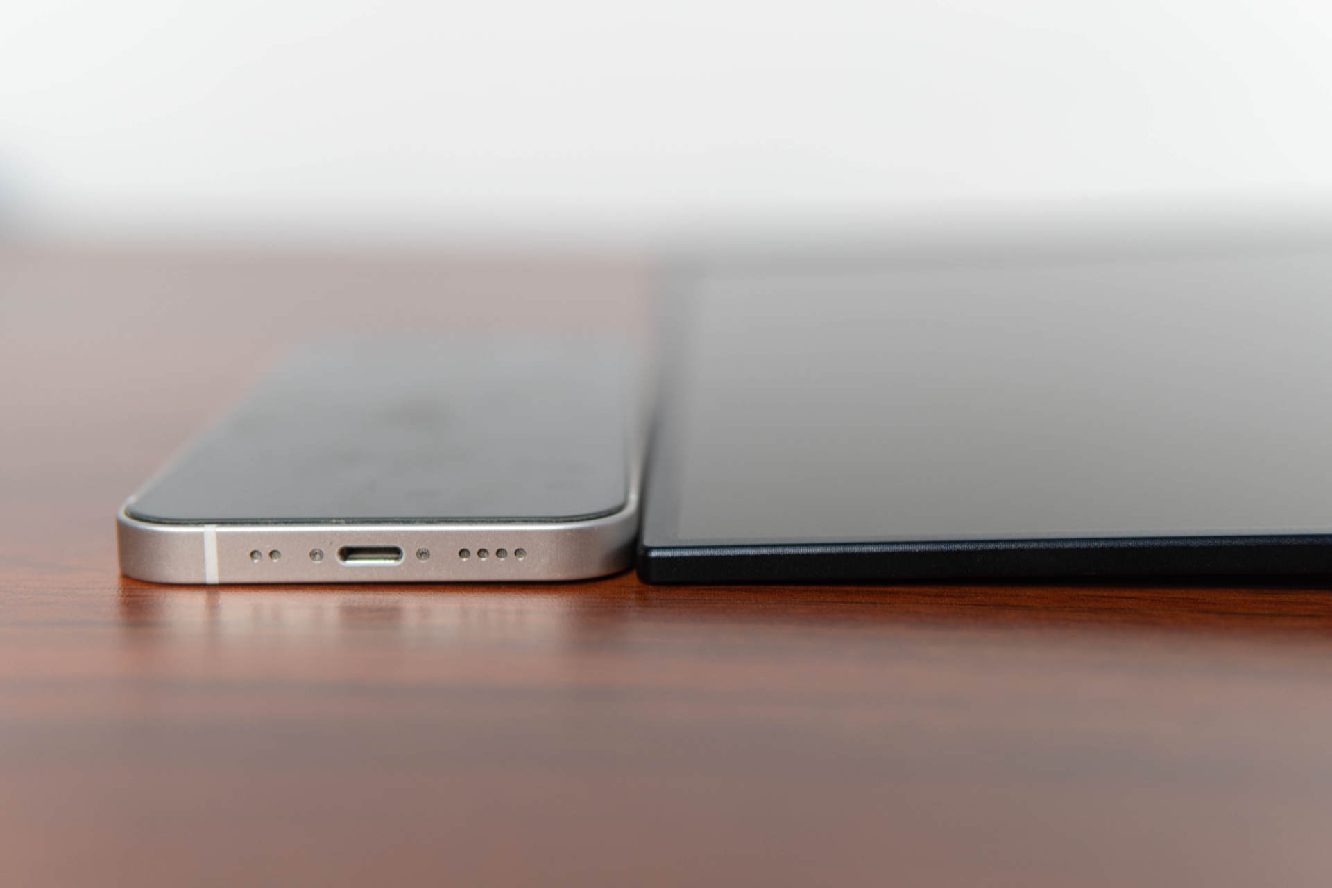 99% P3色域，10bit色深，这真是一块便携显示屏？