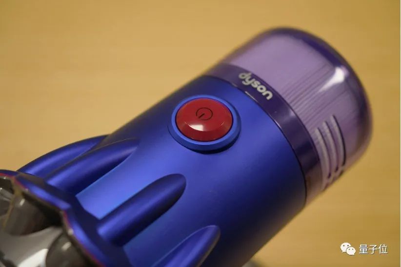 戴森最新吸尘器，竟用上了无人车和宇宙飞船黑科技