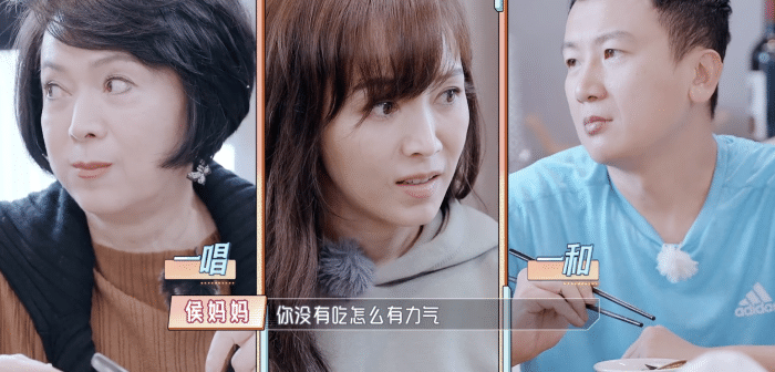 侯佩岑为47岁老公庆生，父子三人一起切蛋糕，兄弟俩像双胞胎