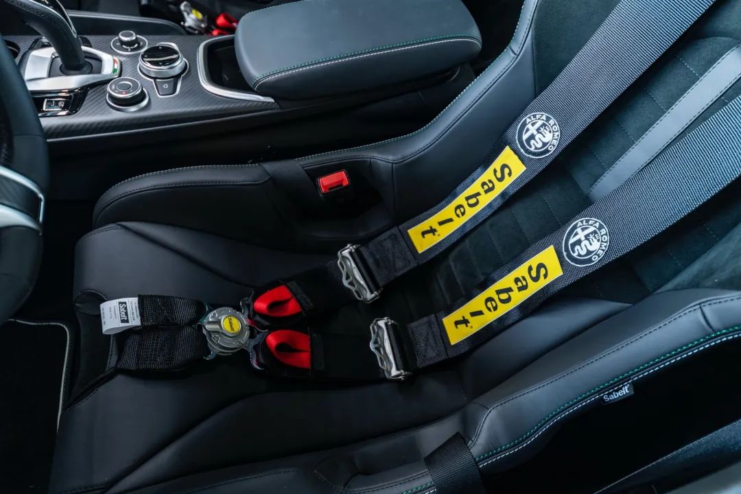 排量仅有2.9L、马力却540匹，这款意大利轿车碾压宝马M3