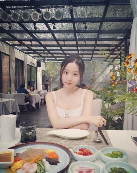 馬龍的老婆夏露又上熱搜了，她才不是一個(gè)沒(méi)故事的女同學(xué)