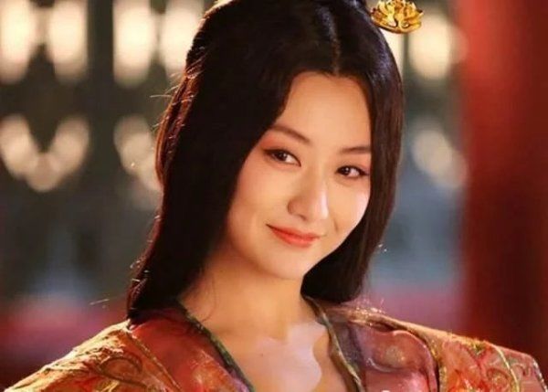 她是《神话》中最美的玉漱，如今34岁还这么撩人，自曝离婚引热议