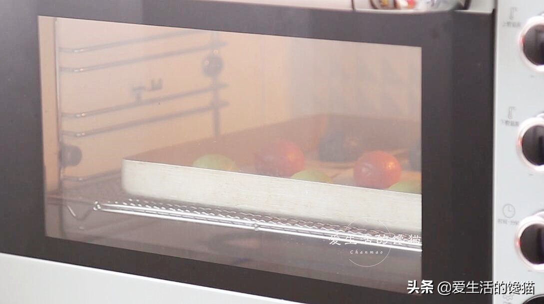 靠譜的麻薯包配方來了，揉一揉，烤一烤，個個空心圓溜溜