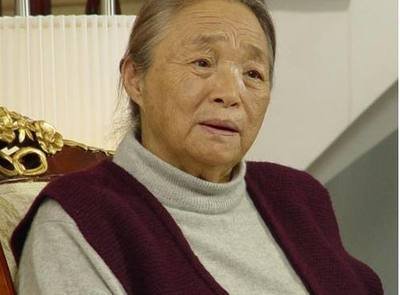 国家一级演员柏青，因病去世千人送别，23岁孙子