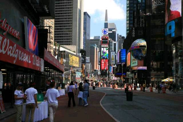 美国被特朗普“坑”了，工人现在不愿复工，宁愿在家坐等救助金