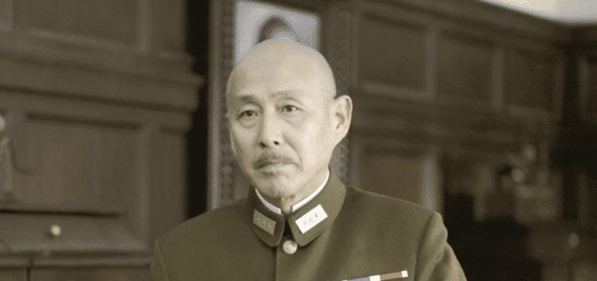 李连杰穿军装，陈伟霆穿军装，陈道明穿军装，都败给了他穿军装