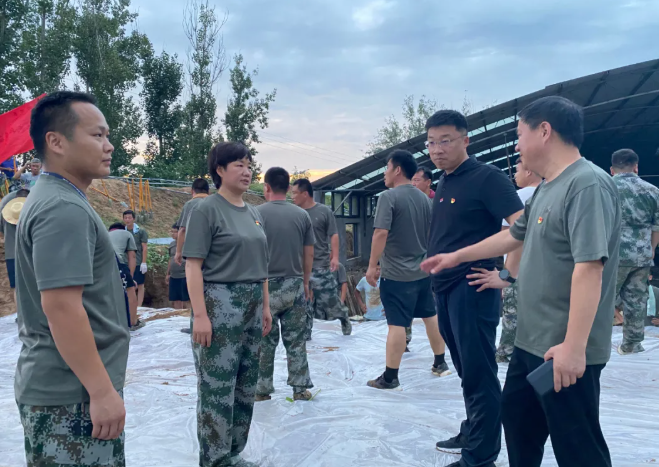 河南鸣人装备油脂工程有限公司为滑县防汛救灾工作捐赠物资