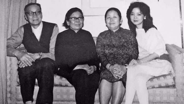 他是黄埔军校毕业的高材生，一生低调，女儿成