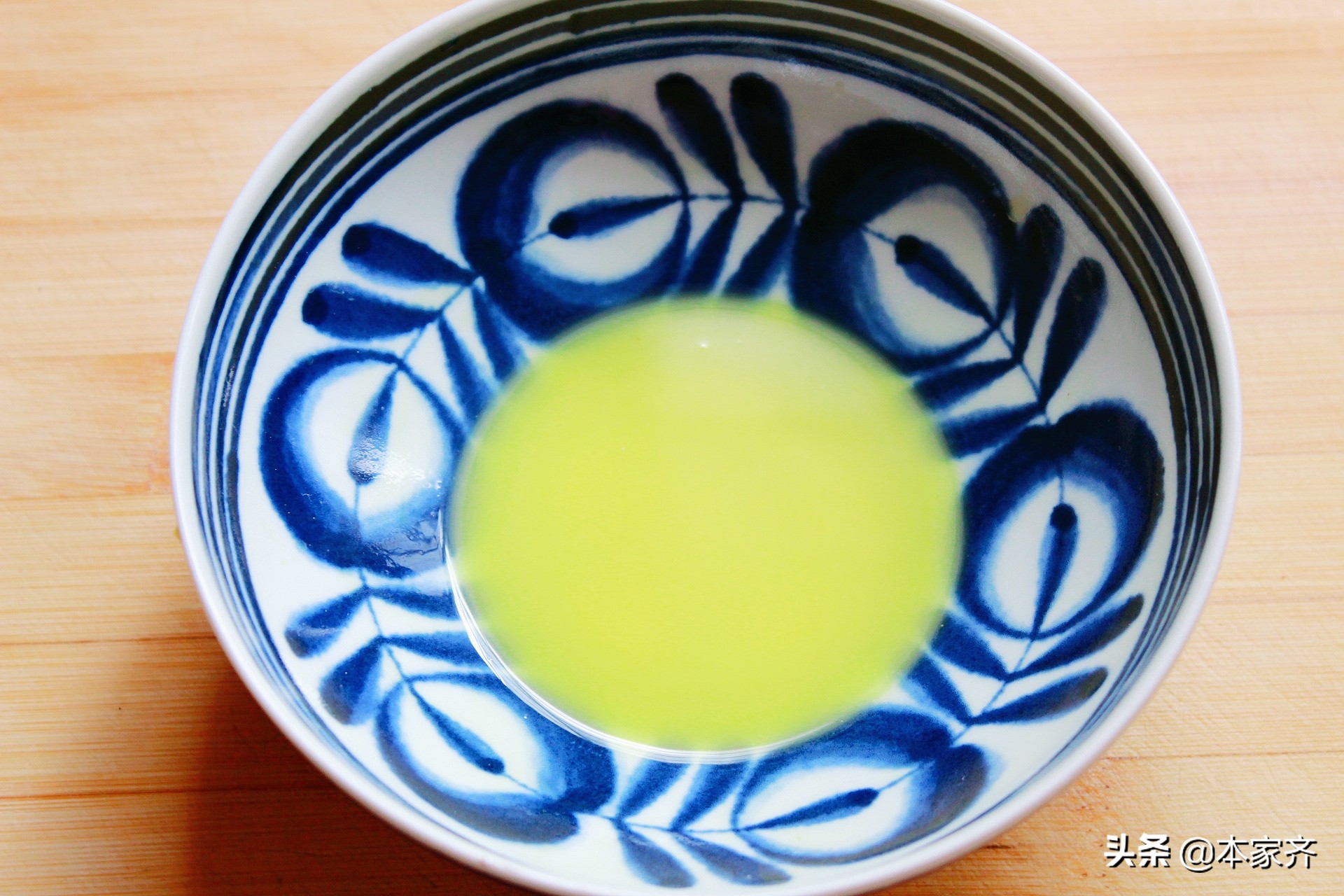 红糖姜撞奶，适合女人冬天吃的小甜品，香甜又暖胃，学会随吃随做