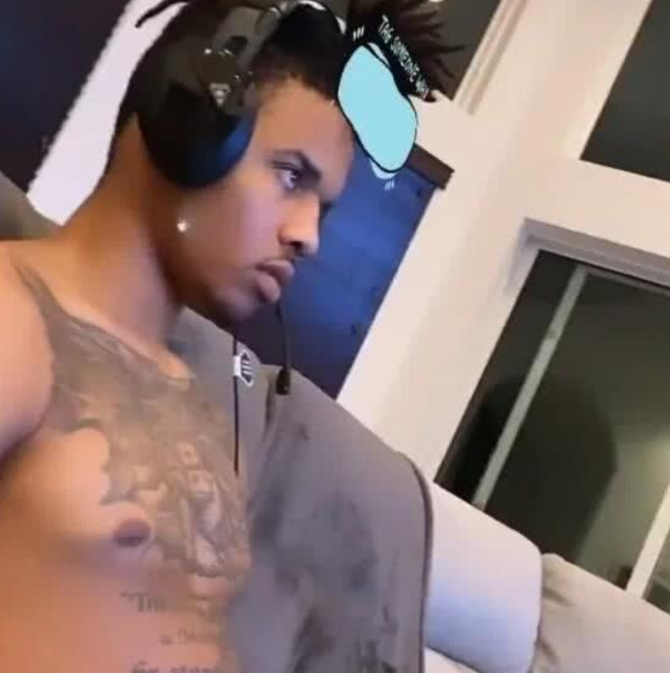 米切尔晒健身照：休赛期练出麒麟臂！17年状元却