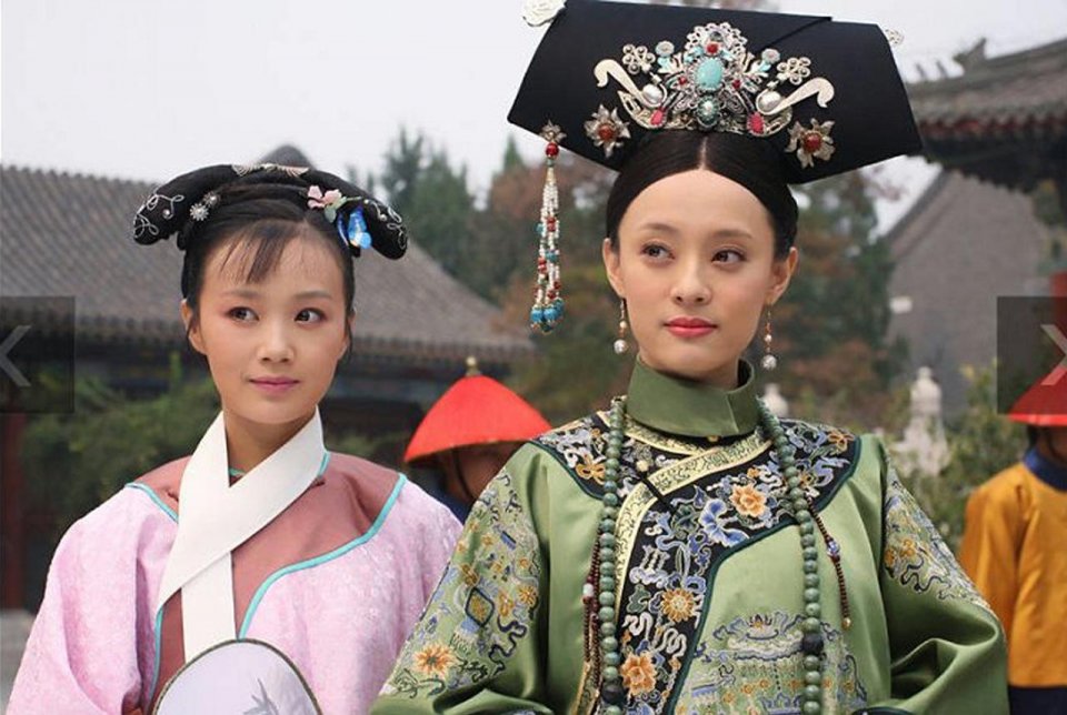 从娄艺潇到蔡明，恐怖的“硅胶脸”之下，为什