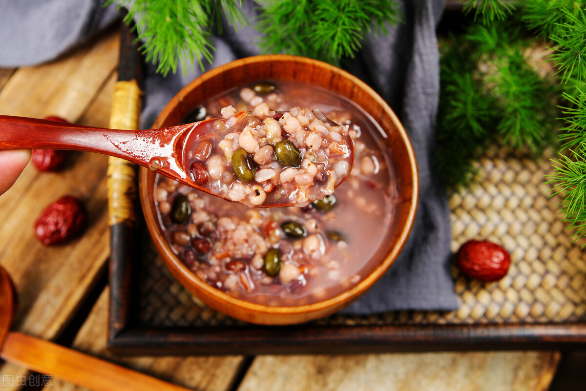 经常喝红豆薏米水,除湿消肿样样行!4类人不适宜喝红豆薏米水