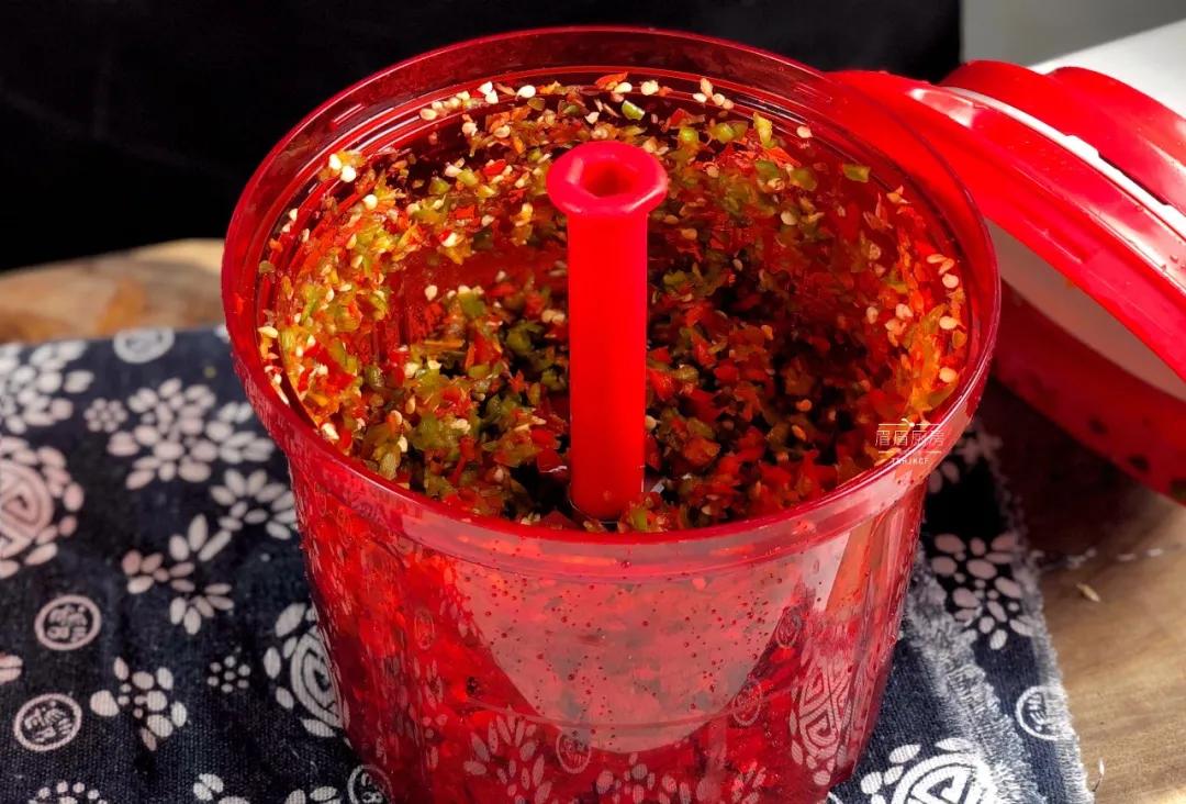 一碗黃豆一把辣椒，不曬不發酵，做法超簡單，香辣可口零添加