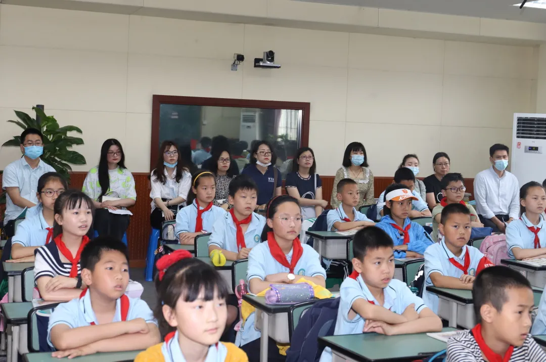 走进南小 见证成长丨天府新区南湖小学2021春家长开放日活动