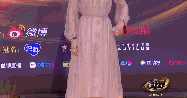 微博之夜排位，揭开了娱乐圈的丛林法则，撕开了明星夫妻的遮羞布
