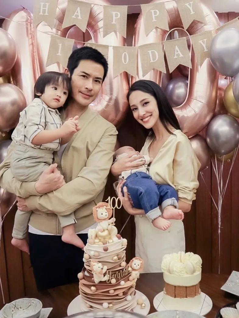 鄭嘉穎陳凱琳為二胎兒子慶祝百日，曬溫馨全家福，弟弟和哥哥很像