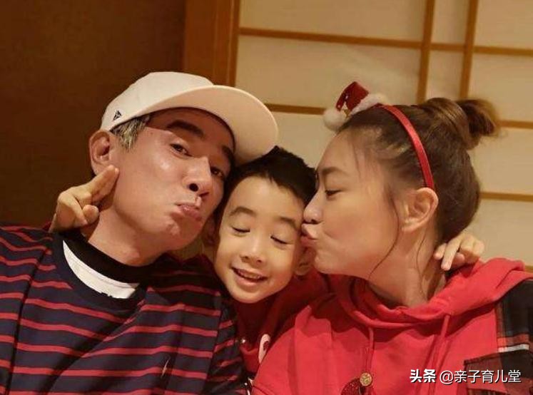 陳小春夫婦給孩子起名字，不光好聽好​​寫，背後還藏著一段浪漫故事