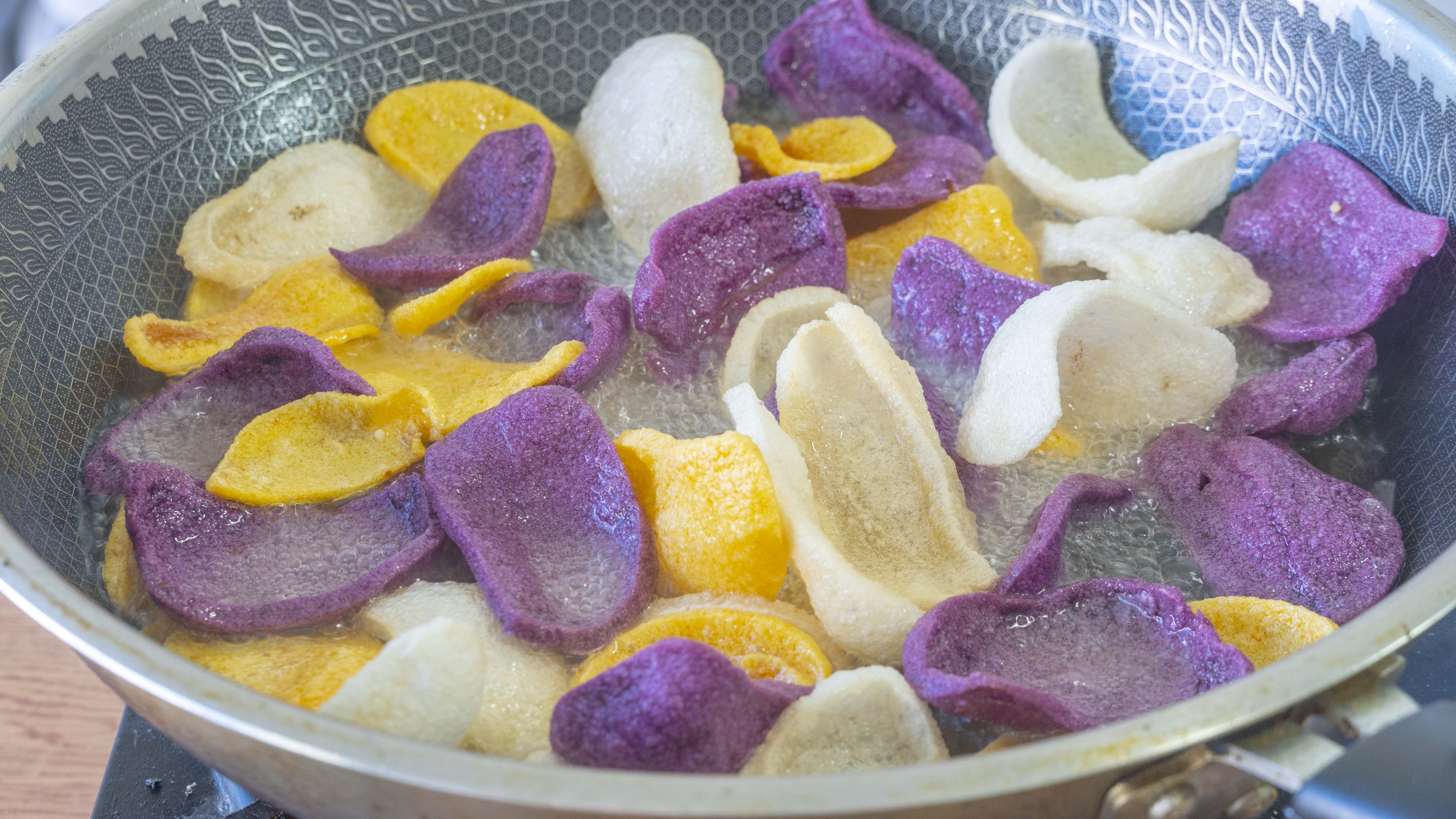 自製三色薯片，不用土豆，南方特色做法，又酥又脆，比買的好吃