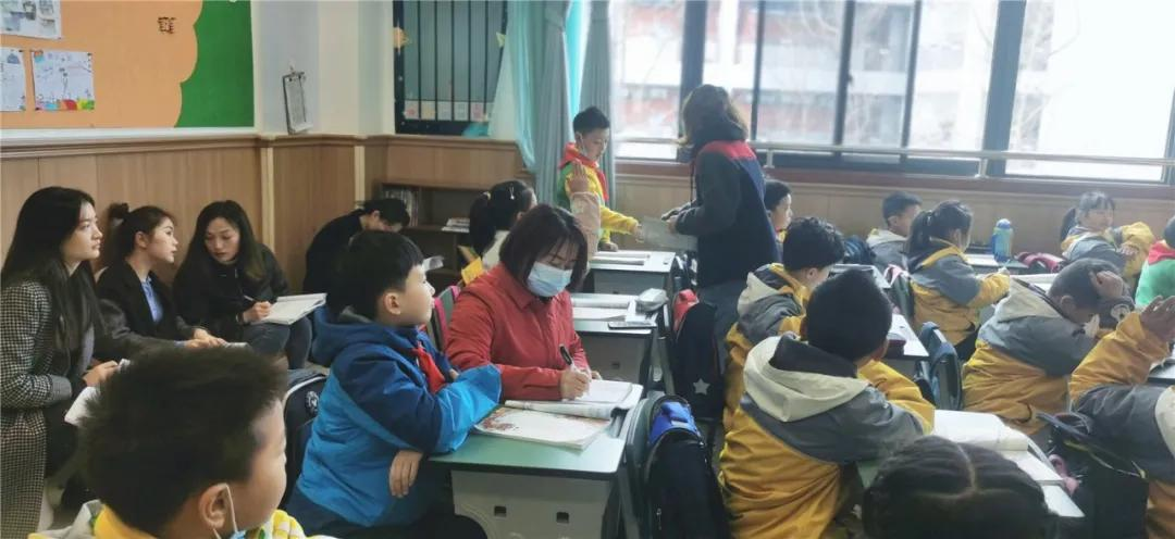 双流区实验小学外国语学校丨校长引领聚课堂 共学研究同成长