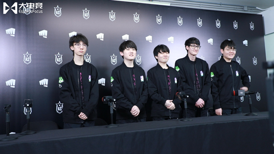 Star Rookie interviews after surpassing the 2nd day of contest completely: Did not think of Faker can give exert exert