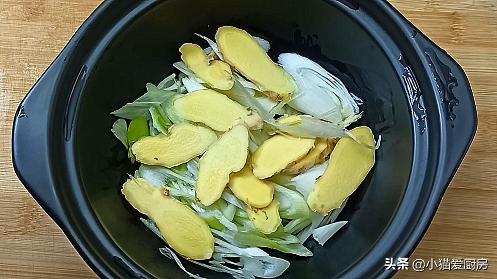 教你把子肉的家常做法，肥而不膩，醇香入味，在家也能做出飯店味