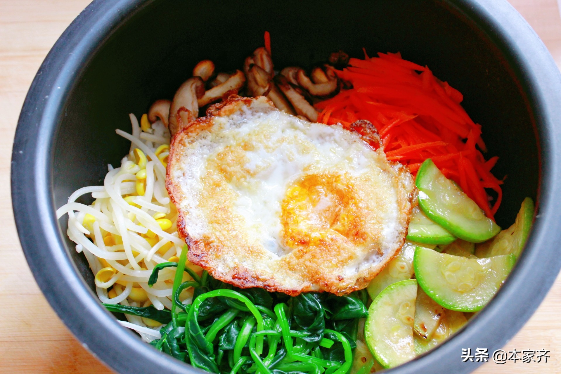 天熱不想炒菜，試試這道菜，比燜飯簡單又好吃，營養豐富，吃得香