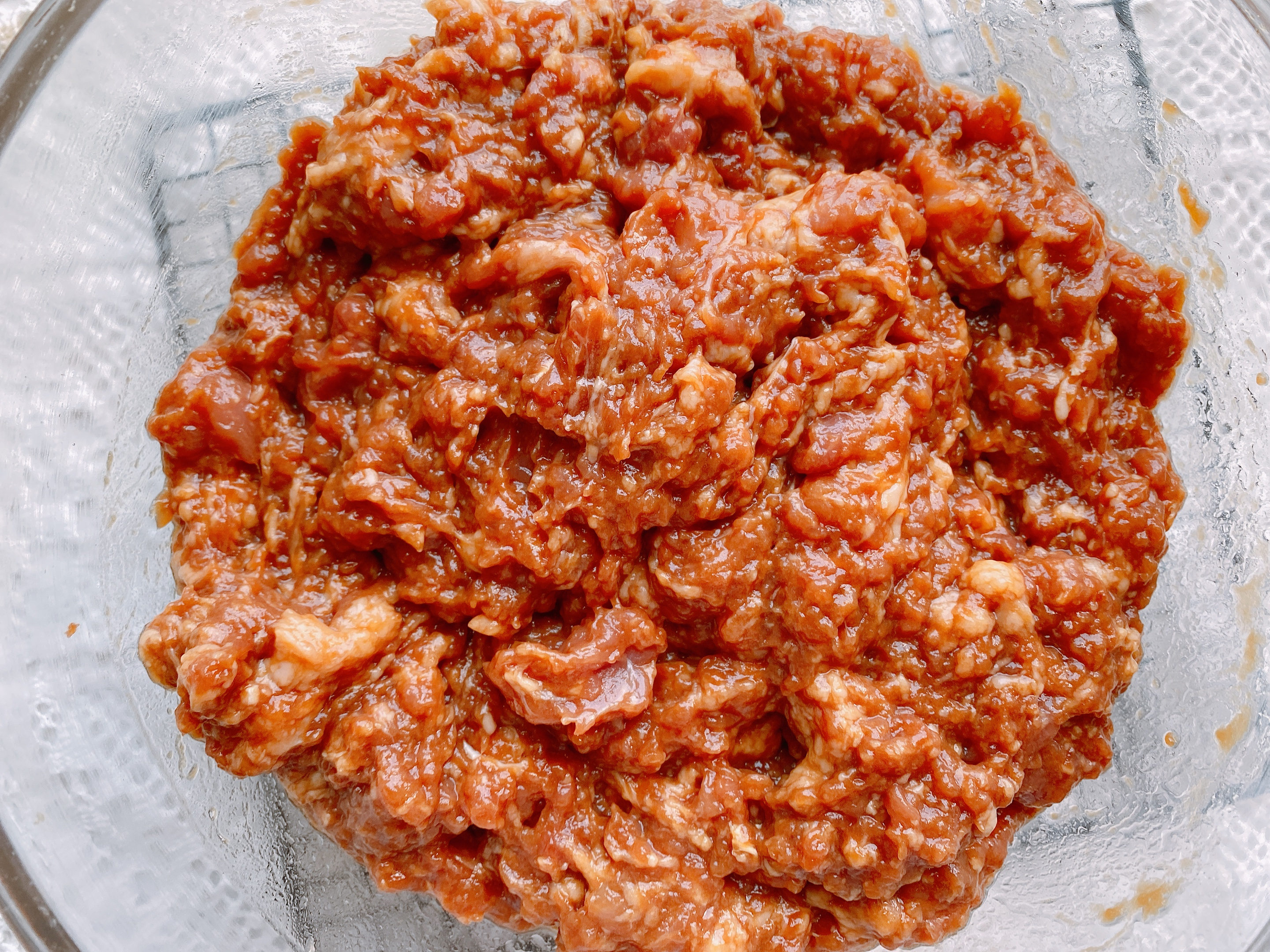 猪肉降价了自己在家做肉包，掌握3点，蓬松暄软，咬一口满嘴汤汁