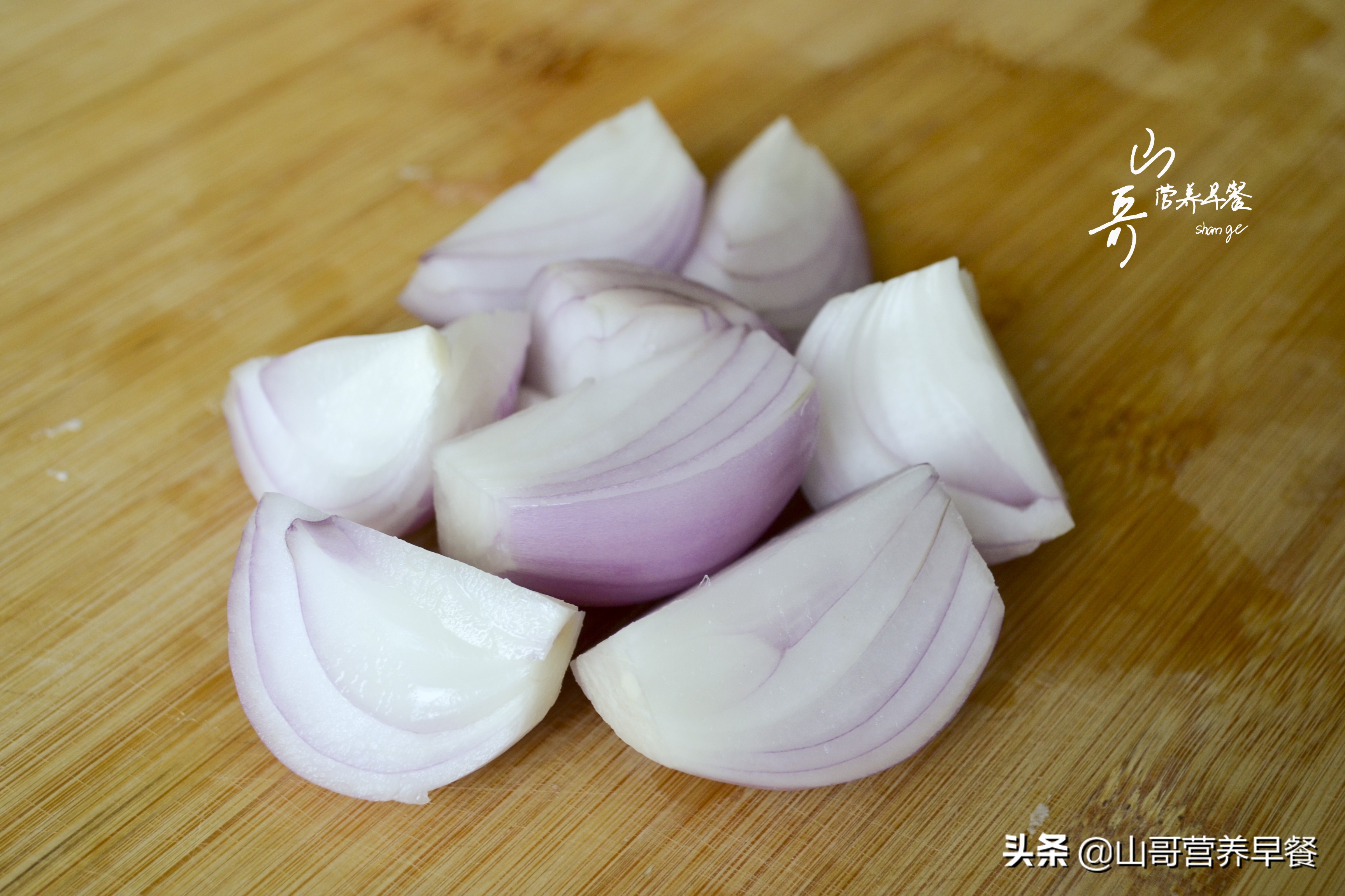 飯店里餛飩湯為啥那么好喝？只需要加1樣東西，不用高湯也特別鮮