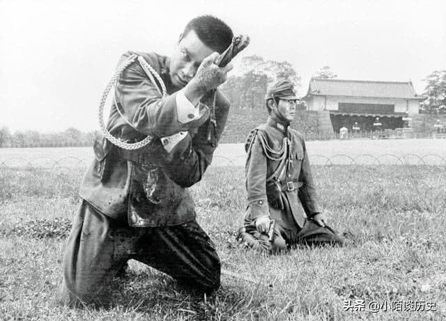 日本投降的前夜，因宫城事件的爆发，致使日本多人自杀
