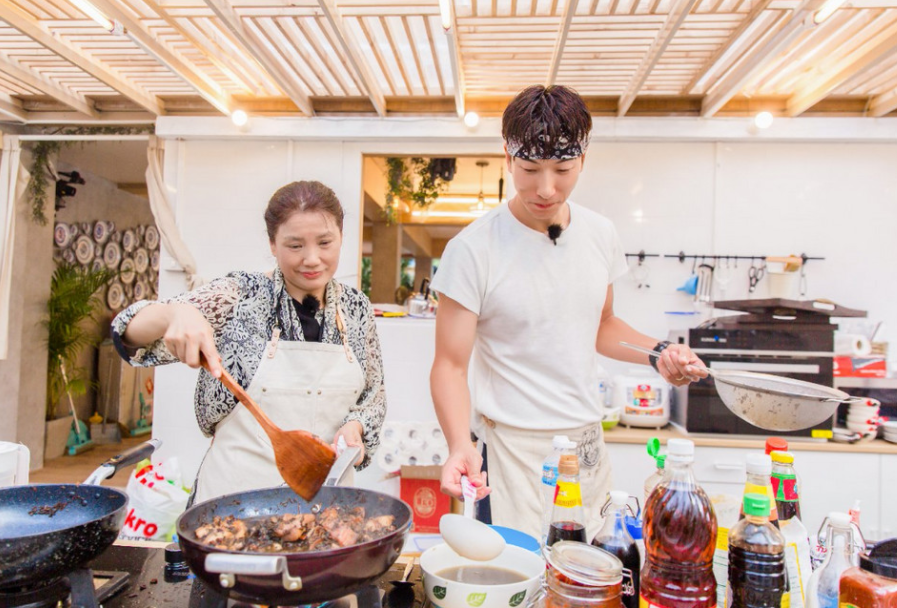《中餐厅5》本周开播,六位嘉宾全是厨房小白,这一季改变路线了