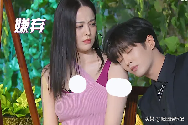 娜扎录节目有多着急？衣服袖子穿错，看着都替