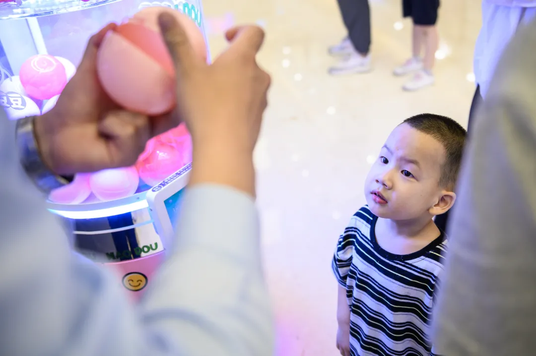 环球银泰城｜敢作敢为，颜「型」即态度，这是您眼中的BMW嘛？